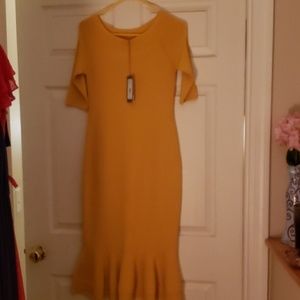Midi mustard colored fitted dress